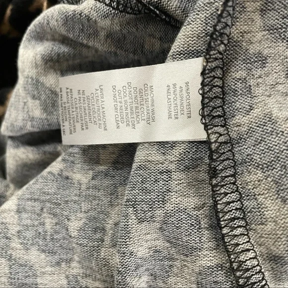 BEACH LUNCH LOUNGE SHAYNA ANIMAL PRINT SWEATER - Picture 6 of 7